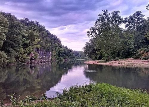 1200px-Meramec_River_12Aug2012_55