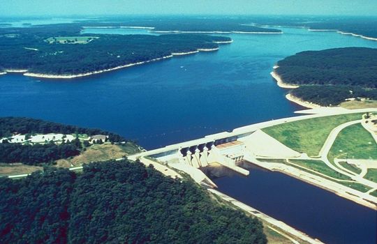 1200px-USACE_Mark_Twain_Lake_and_Dam