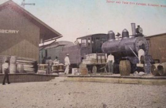 Elsberry MO Train Depot with Train