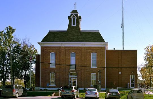 1200px-Lewis_County_MO_Courthouse_20141022_A