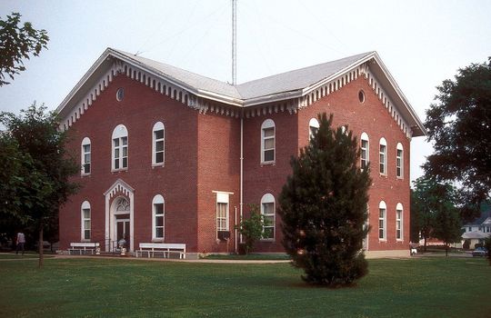 1200px-MACON_COUNTY_COURTHOUSE_AND_ANNEX