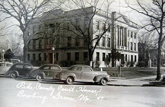 Pike County Bowling Green MO Court House 1947