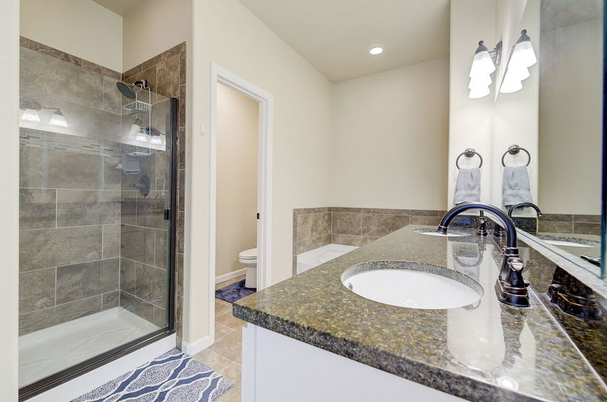 29-web-or-mls-Florence St Building 6 6A-027