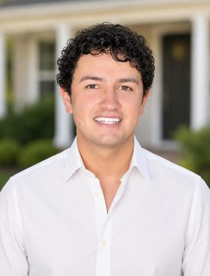 Adrian Flores