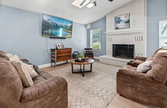 5_4137 FM1568 Campbell TX-3-HDR