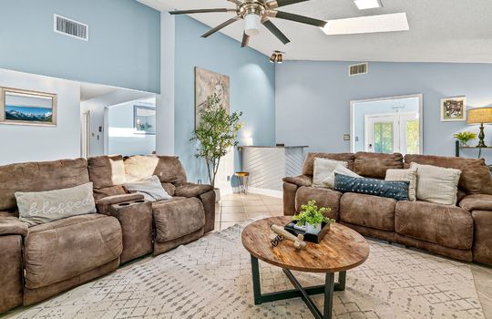 8_4137 FM1568 Campbell TX-13-HDR