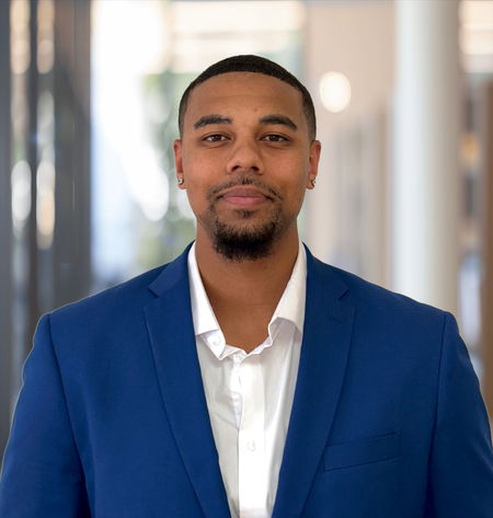 Justin Dula Headshot Draft