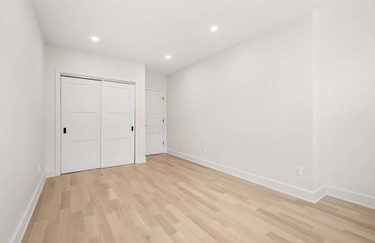 4642 (6)