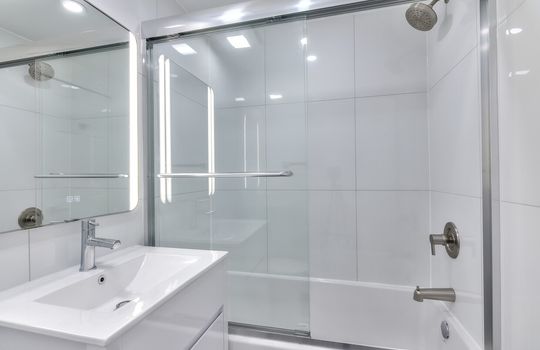 the-1900-lincoln-montreal-qc-building-photo (2)