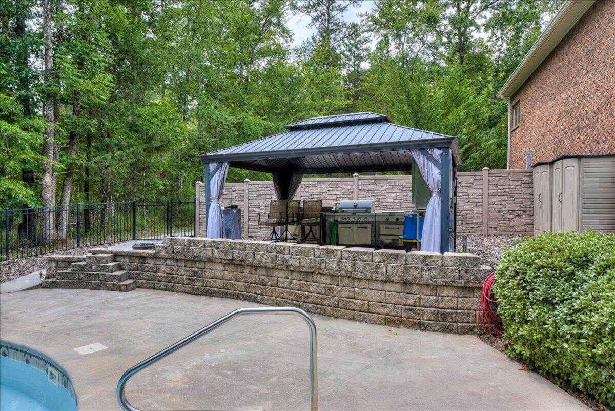 167 Cumberland Outdoor Living