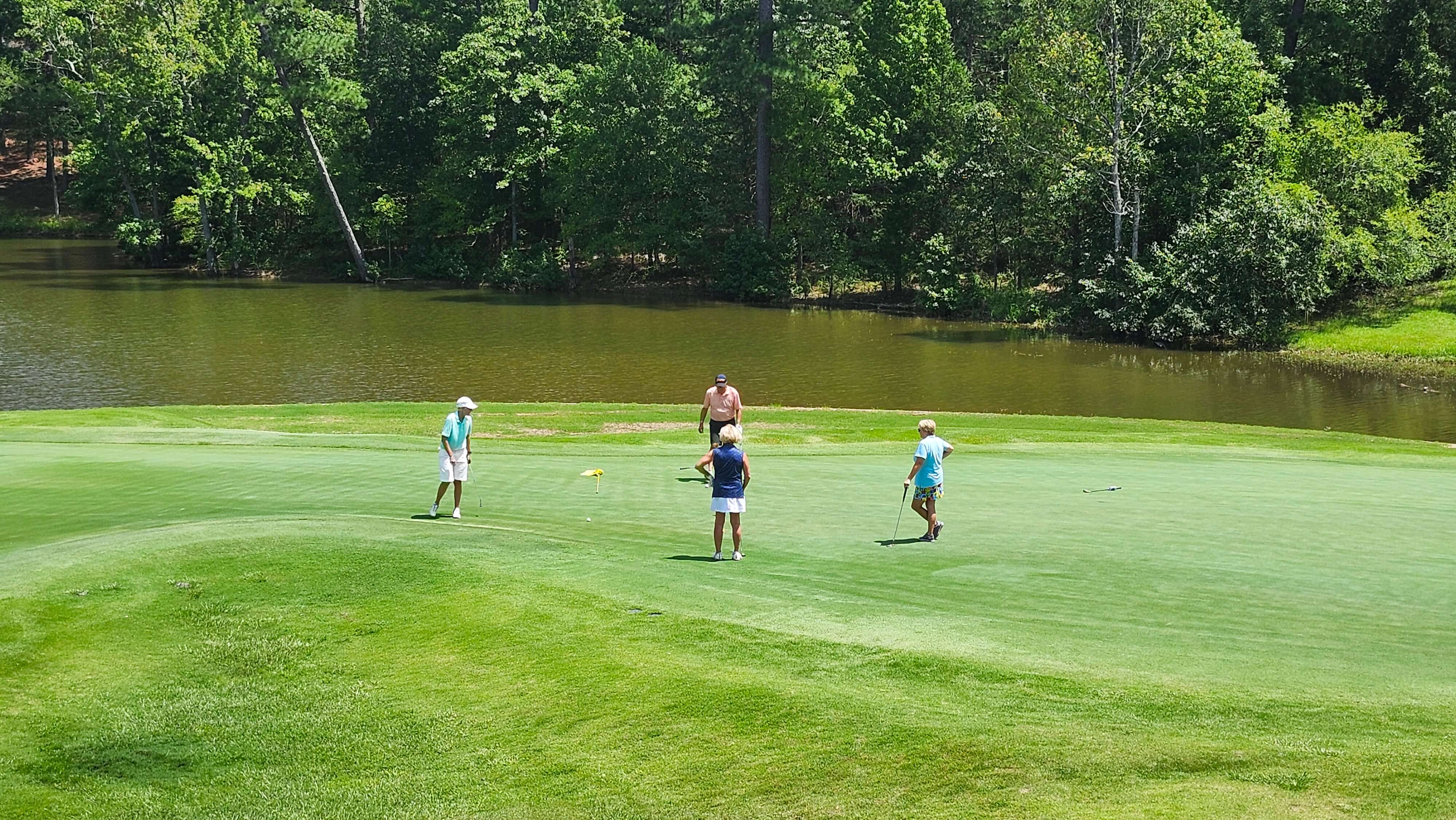 Savannah Lakes Village lakefront and community amenities