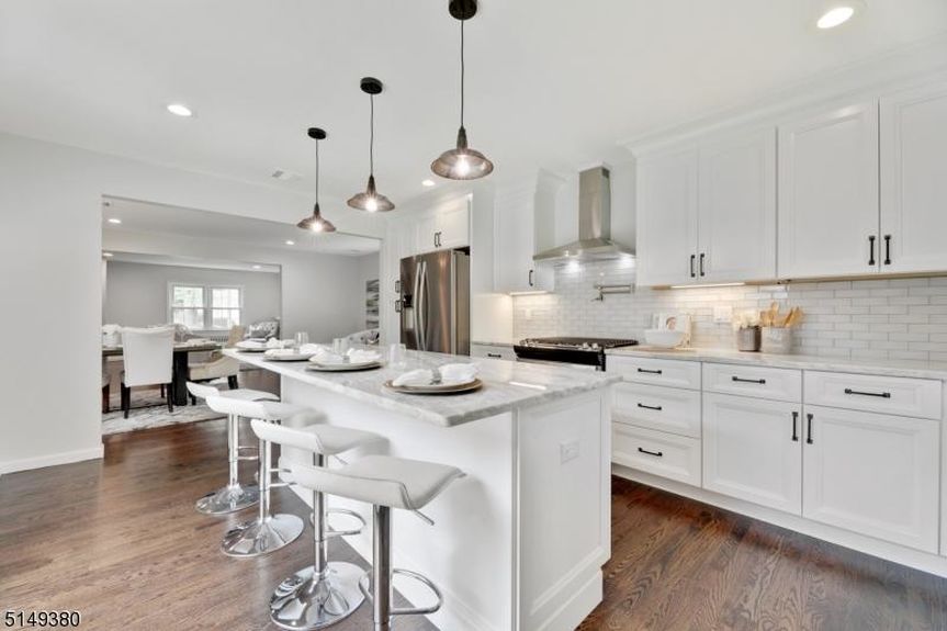 211 HAZEL AVE 14