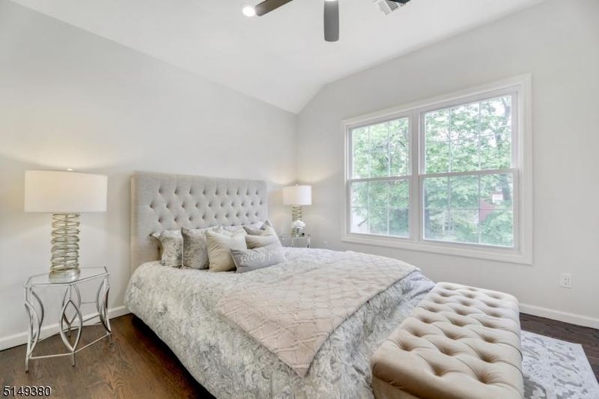 211 HAZEL AVE 17