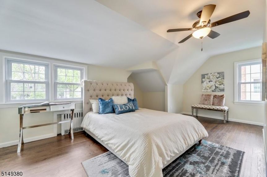 211 HAZEL AVE 21
