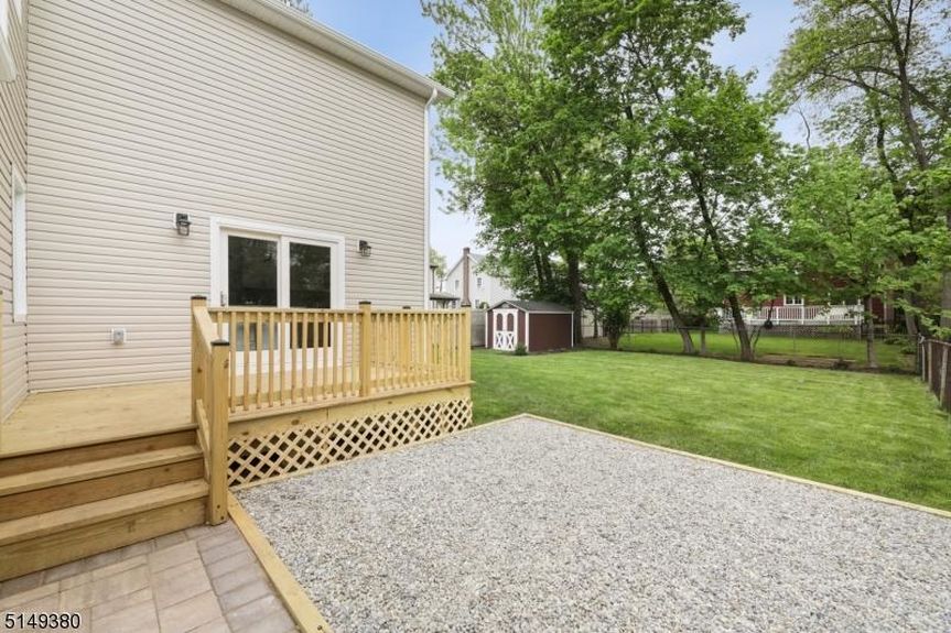 211 HAZEL AVE 25