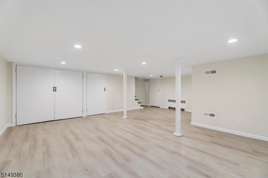 211 HAZEL AVE 26