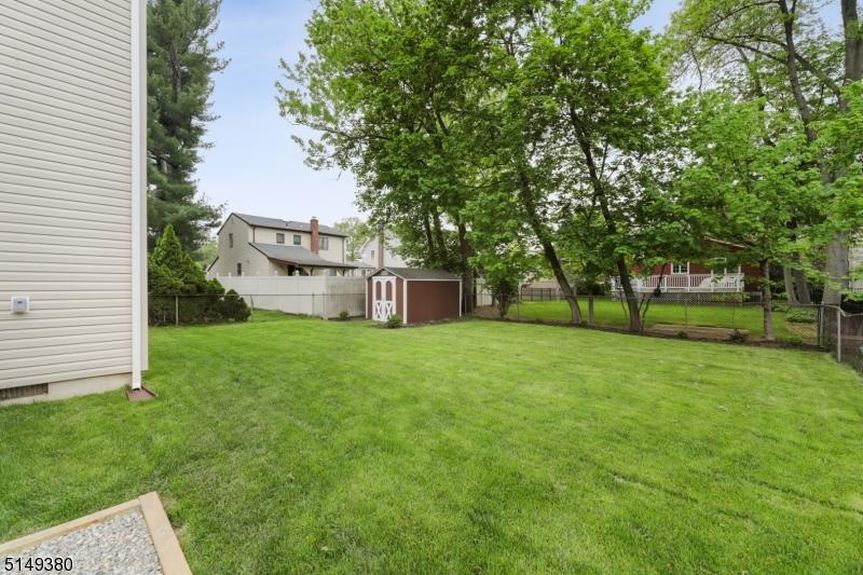 211 HAZEL AVE 30