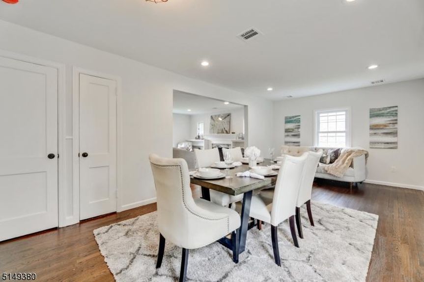 211 HAZEL AVE 6