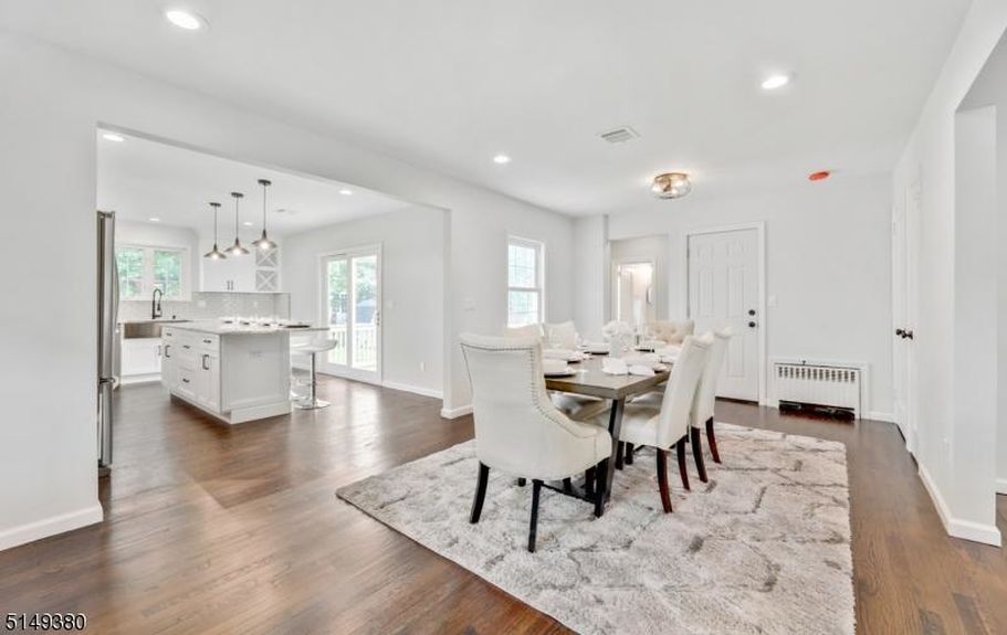 211 HAZEL AVE 8