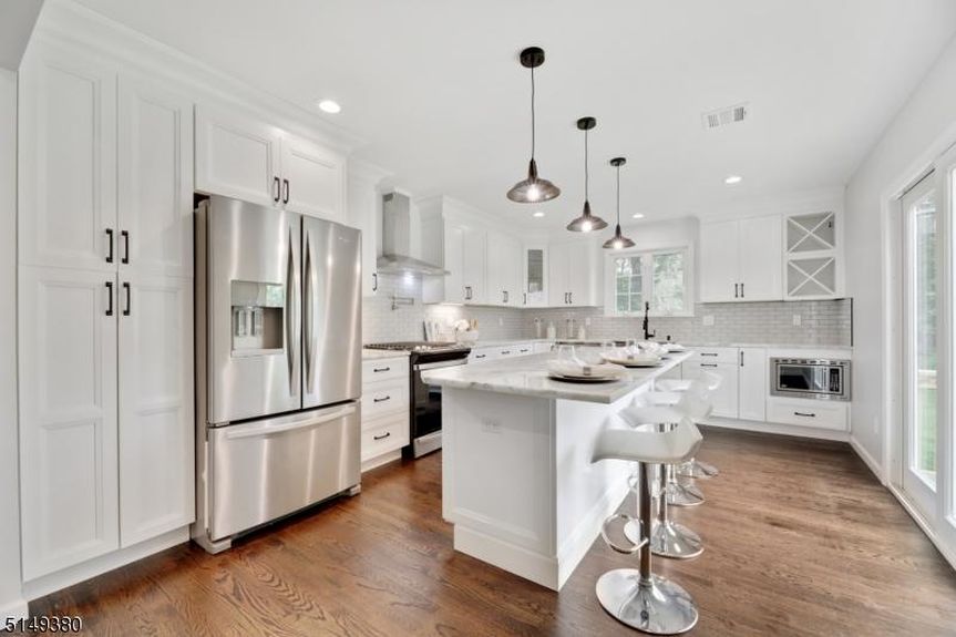 211 HAZEL AVE 9