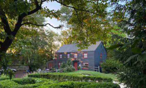 This Airbnb in New Jersey Is Peak Fall …