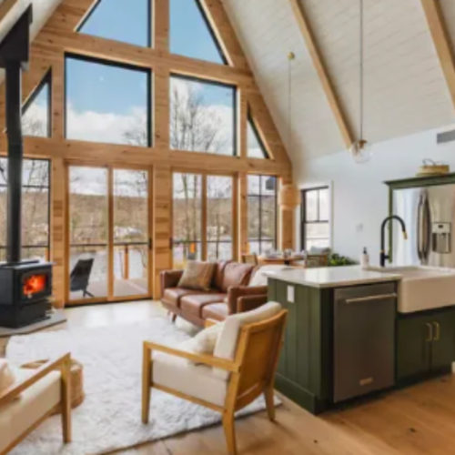 The New Jersey Airbnb With a Next-Level Hot Tub That Redefines Cozy Season