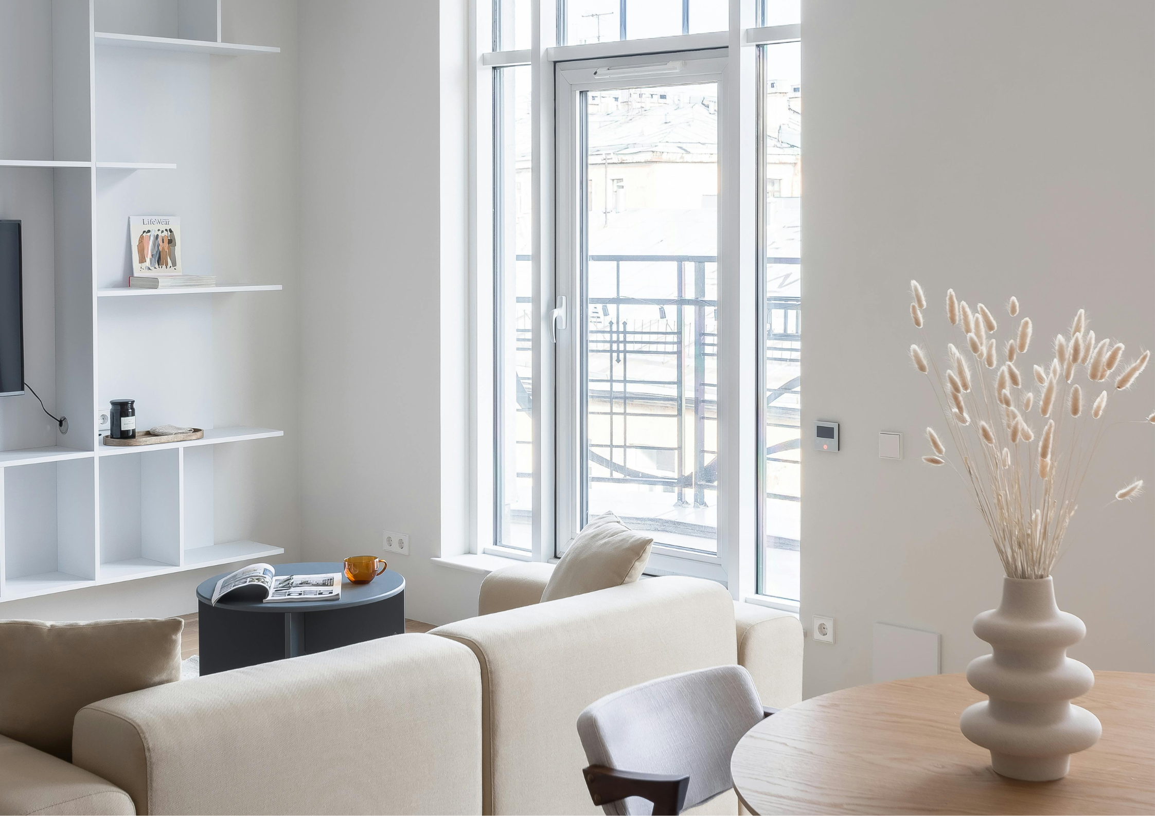 Black Closed Sign Landscape Poster (100)