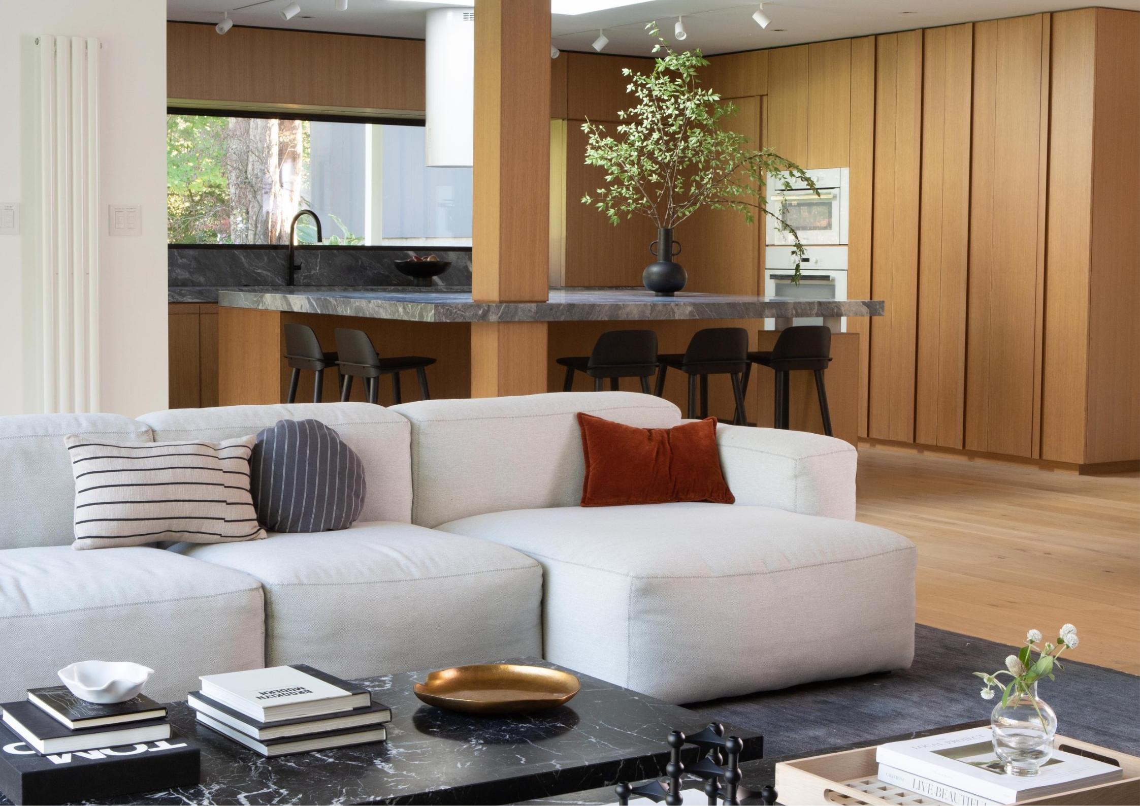 Black Closed Sign Landscape Poster (18)