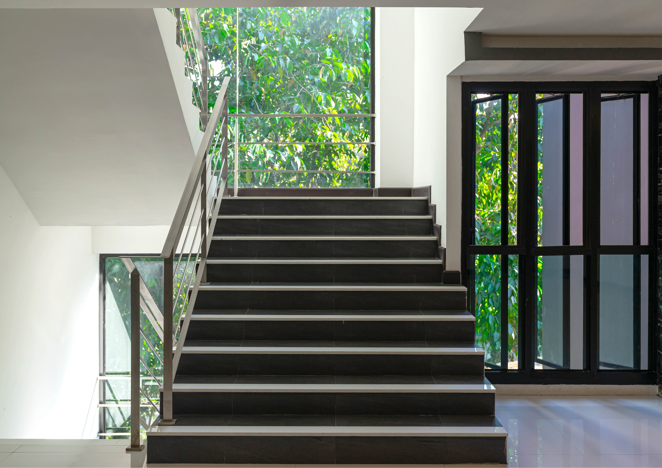 Black Closed Sign Landscape Poster - 2025-12-09T010704.992