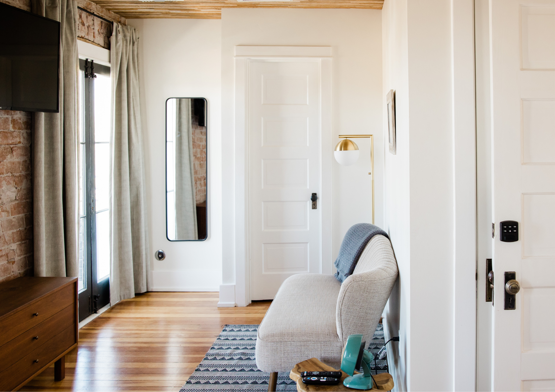 Black Closed Sign Landscape Poster - 2025-12-09T083254.832