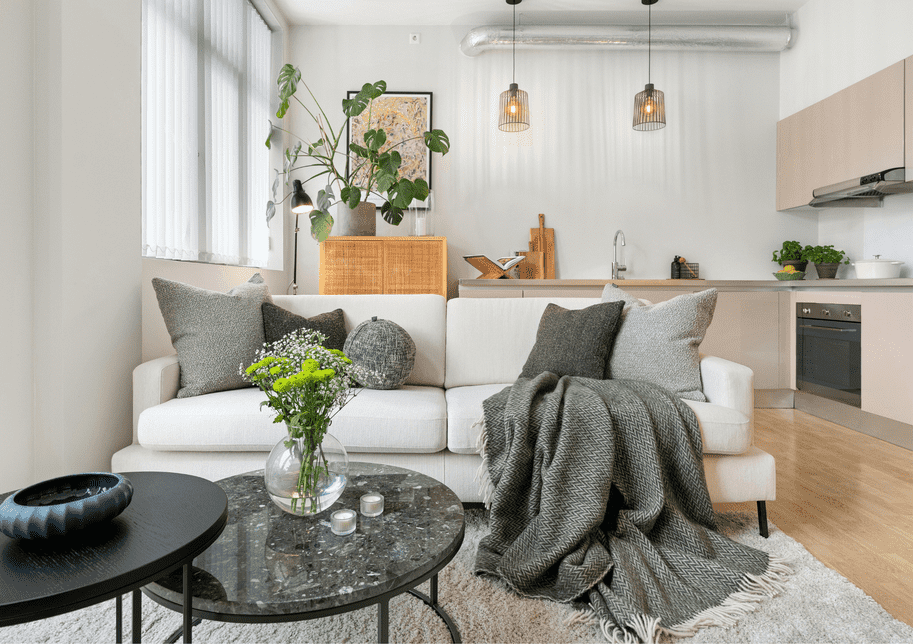 Black_Closed_Sign_Landscape_Poster_24_optimized_250