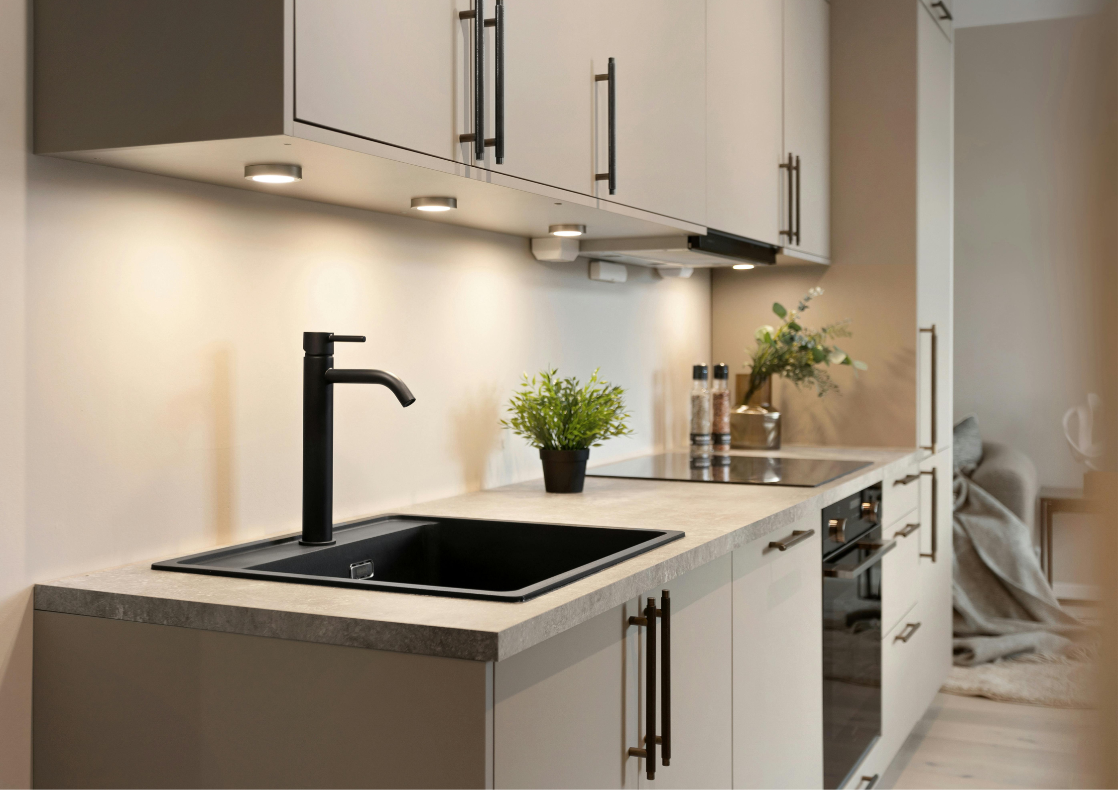 Black Closed Sign Landscape Poster (28)