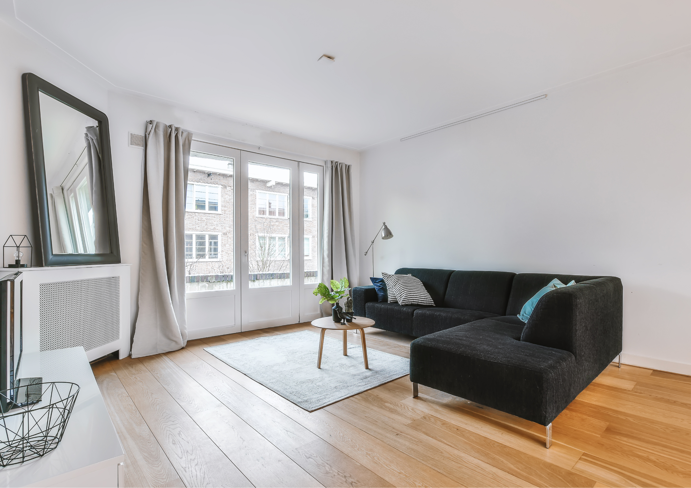 Black Closed Sign Landscape Poster (3)