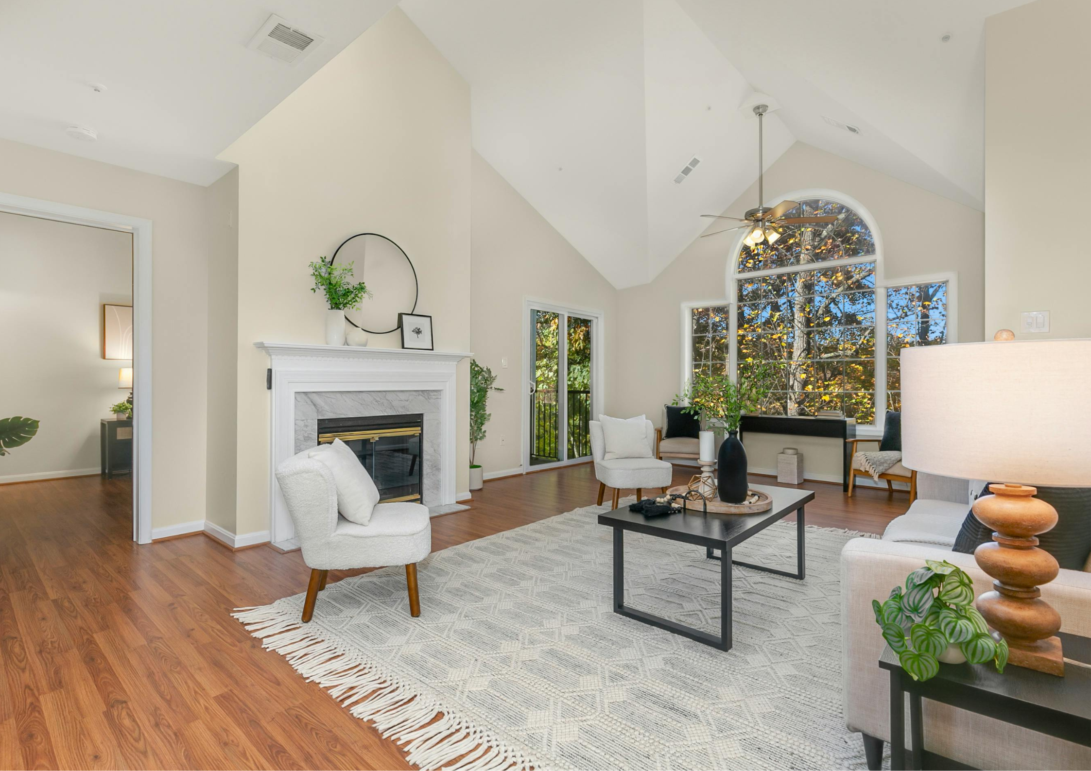 Black Closed Sign Landscape Poster (33)