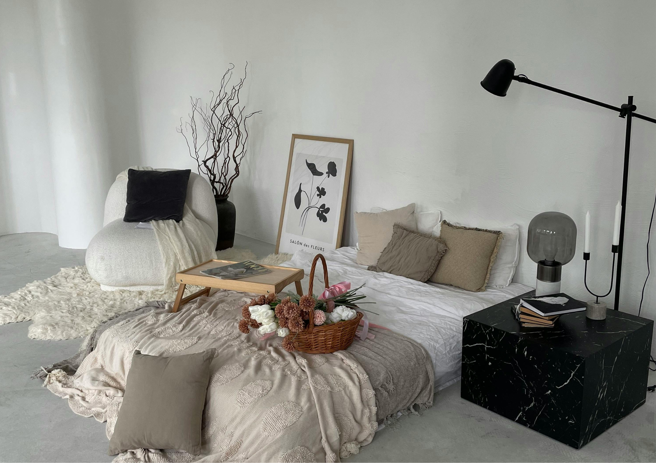 Black Closed Sign Landscape Poster (37)