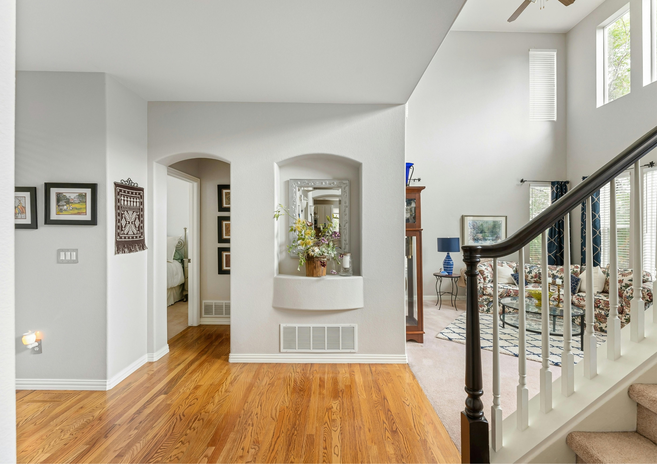 Black Closed Sign Landscape Poster (40)