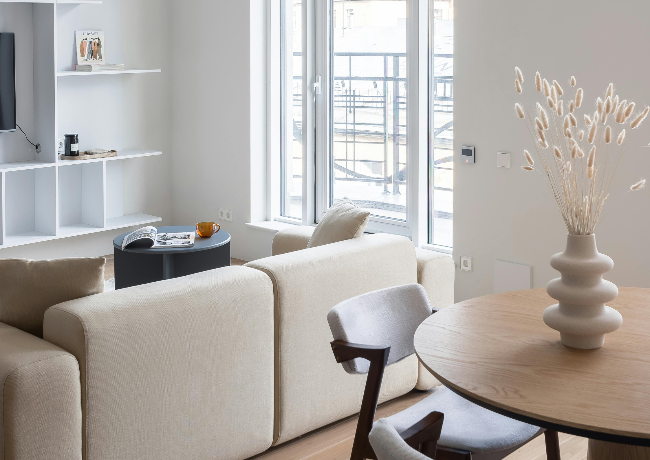 Black Closed Sign Landscape Poster (46)