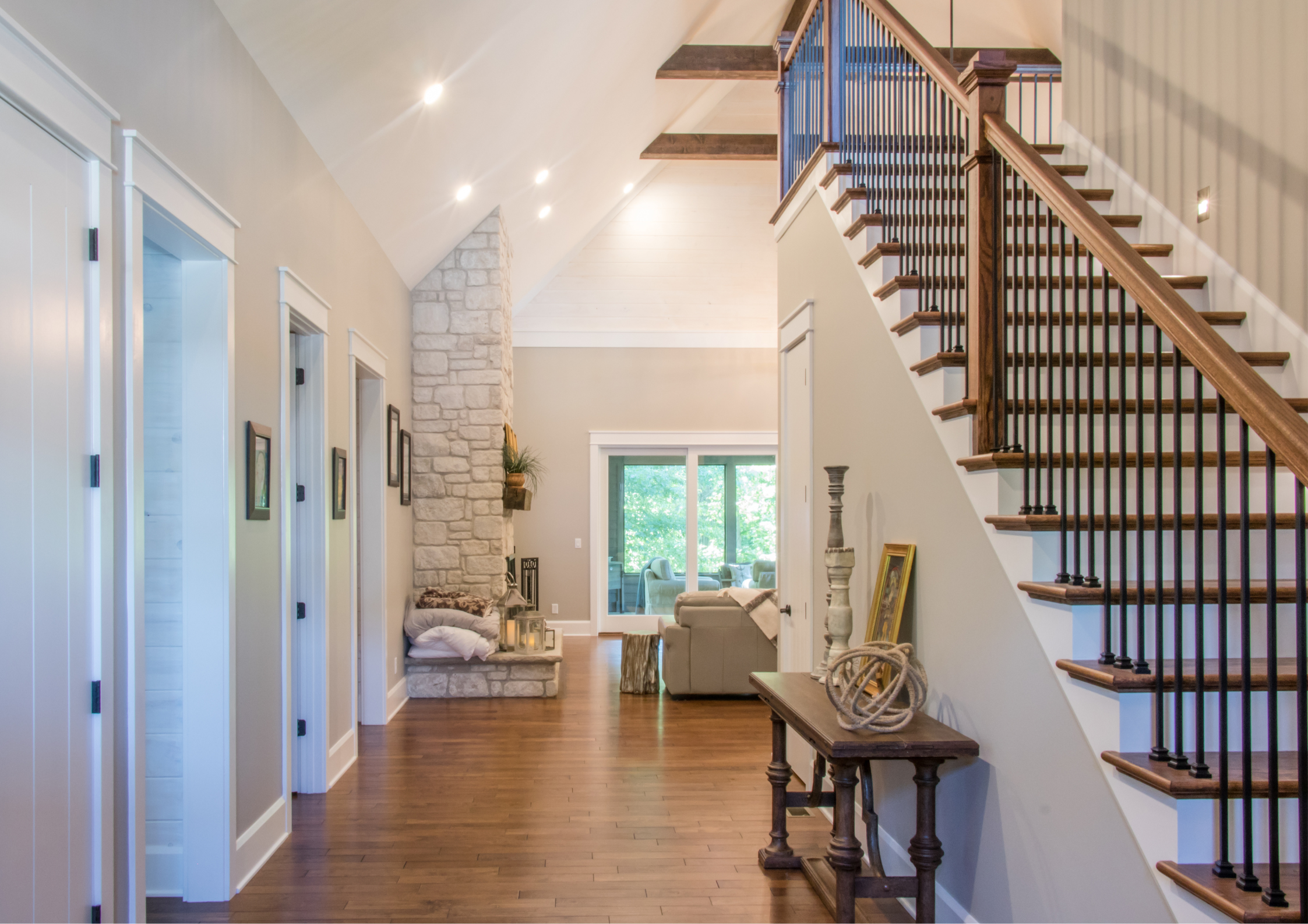 Black Closed Sign Landscape Poster (56)