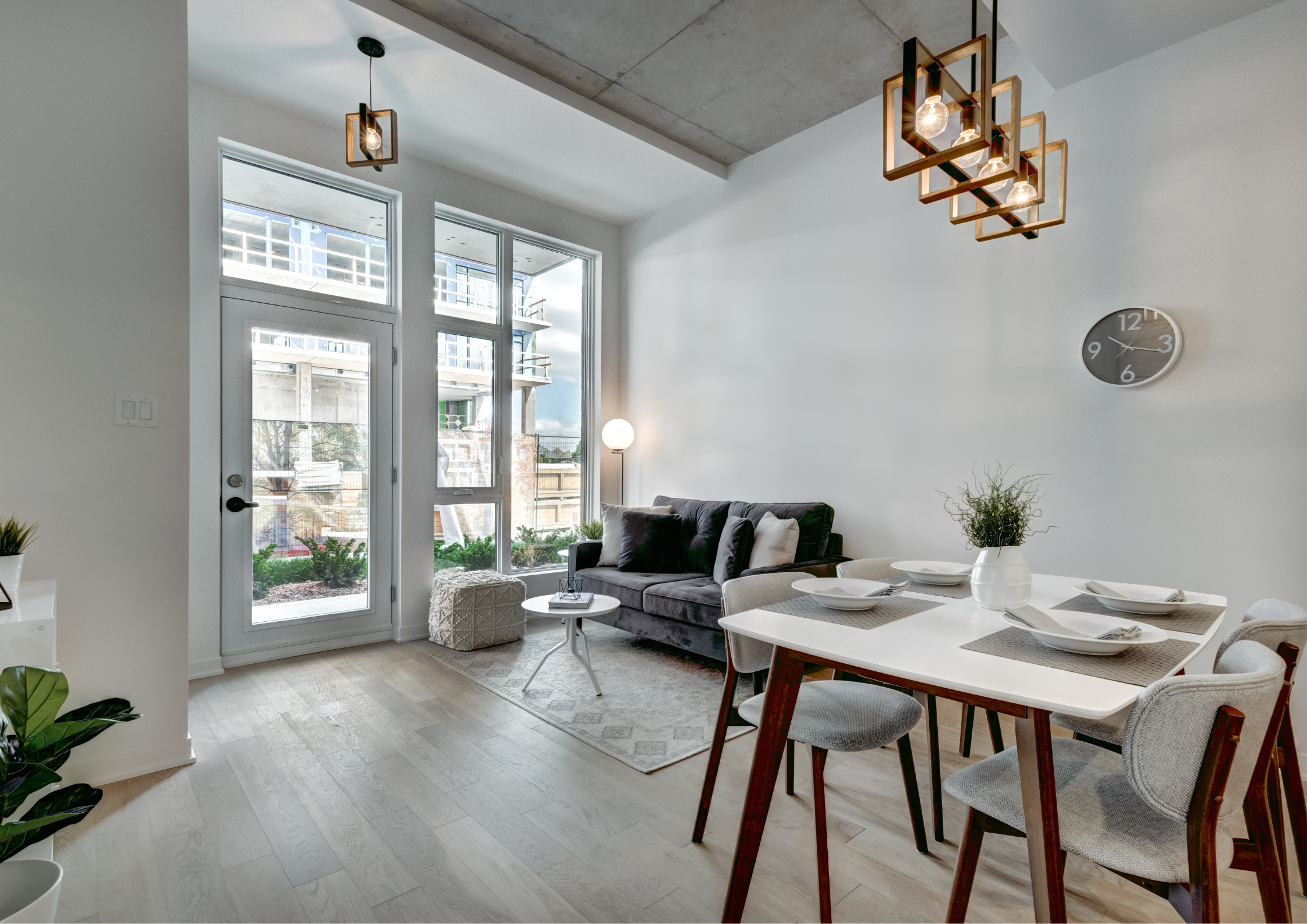 Black Closed Sign Landscape Poster (62)