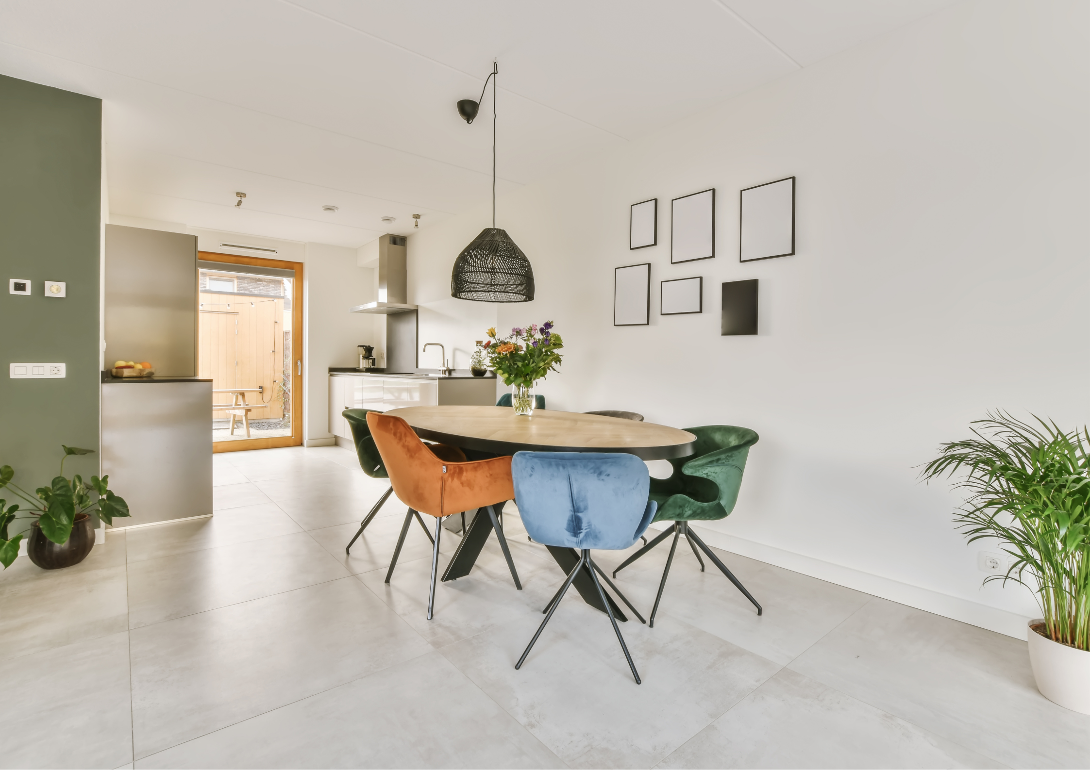 Black Closed Sign Landscape Poster (64)