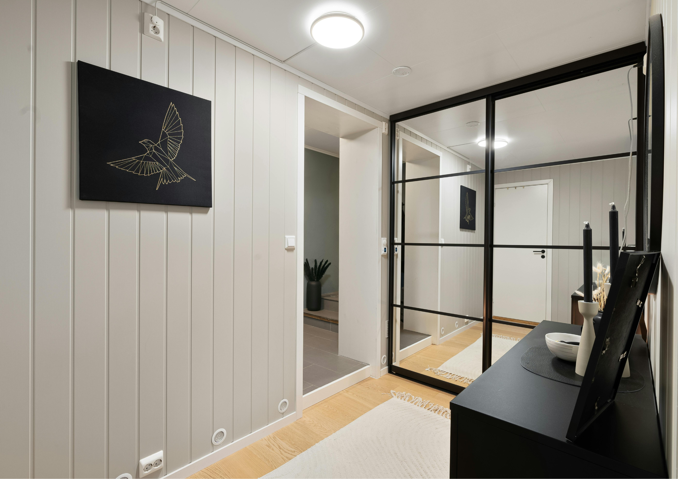 Black Closed Sign Landscape Poster (8)