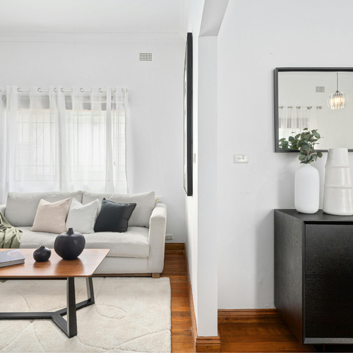 Stage It Right, Price It Perfect: The Best Realtor for Sellers in Villa Park