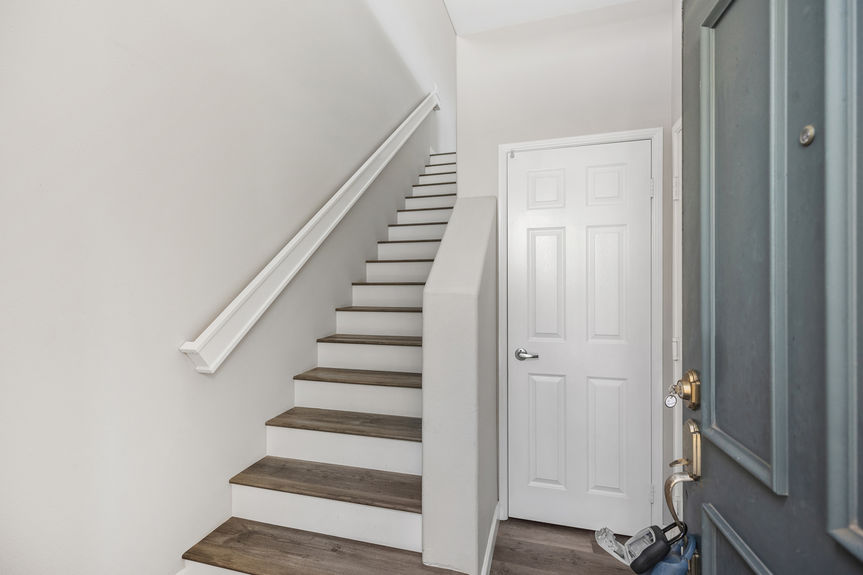 5_11909152_183826_183826-EI-105