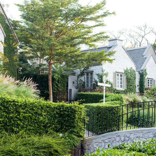 Instant Curb Appeal: Easy Exterior Upgrades That Wow Buyers