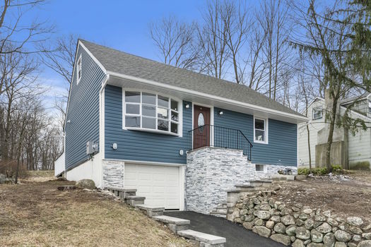 48IROQUOISAVEOAKLANDNJEXTERIOR