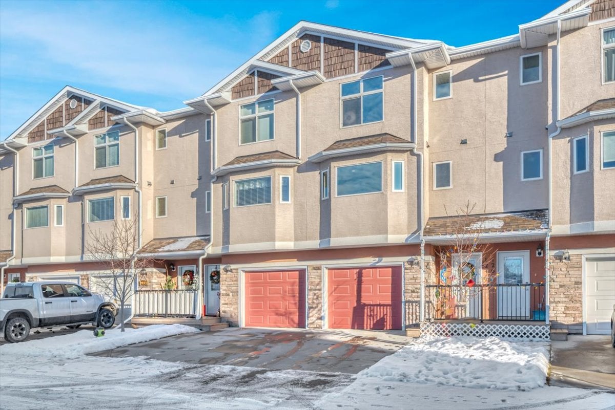 New Listing Spotlight: Modern Townhome in Strathmore