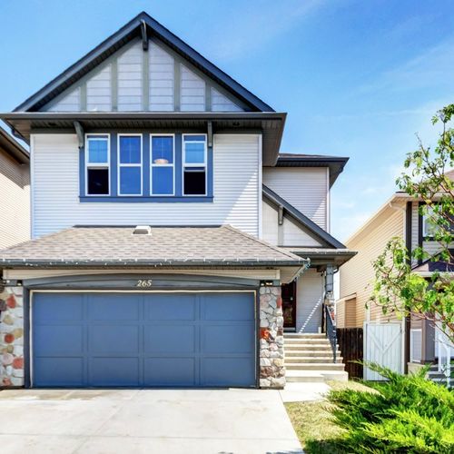 Just Listed in New Brighton: Family-Friendly Living with Space, Flexibility & Comfort!
