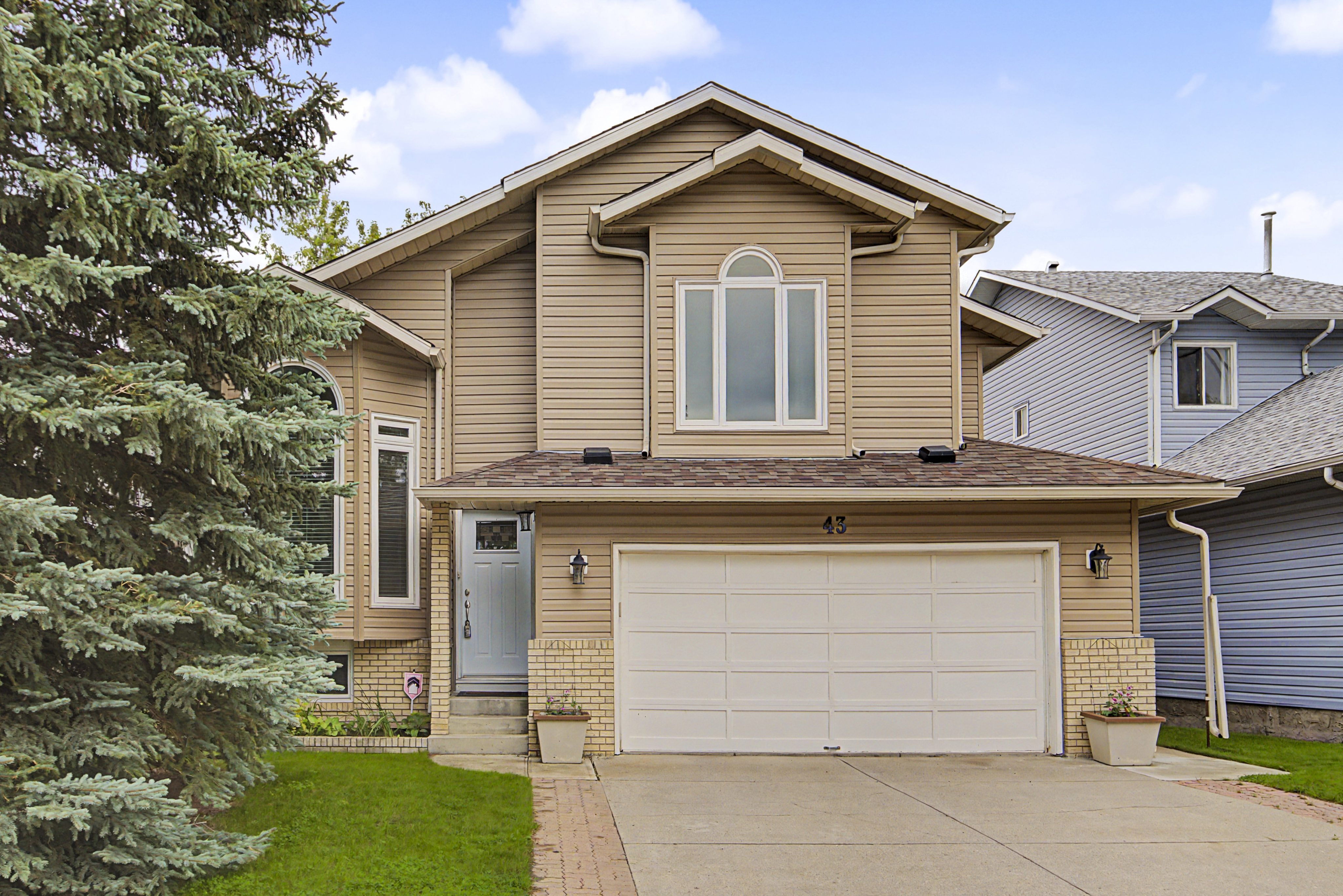 Just Listed: Spacious 4-Level Split in Riverbend, Calgary