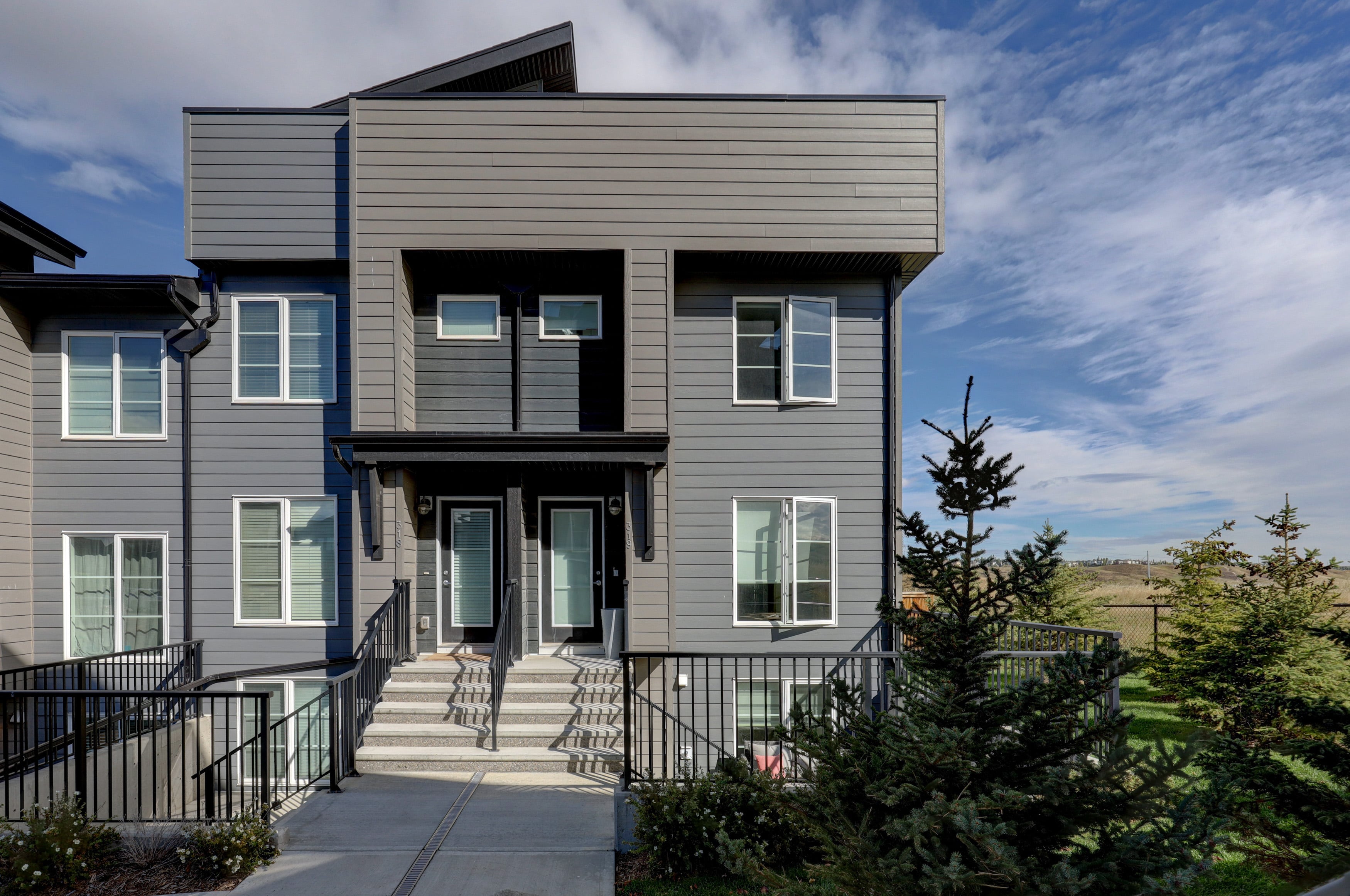 Just Listed: Spacious End-Unit Townhome in Haskayne