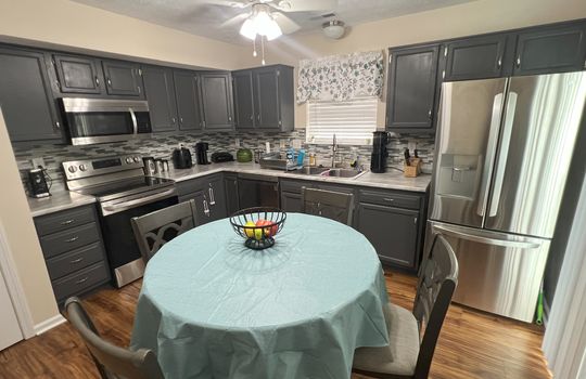 5993 Sycamore Forge Kitchen 2